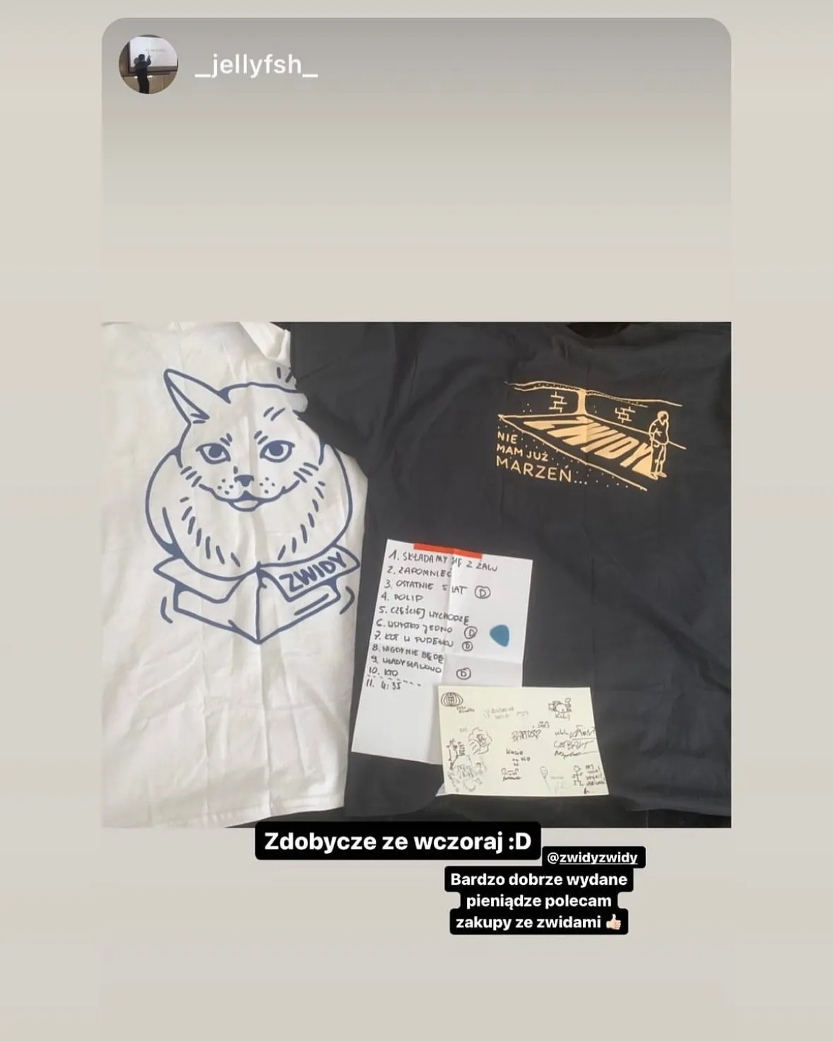 Tatuaż z postaciami w stylu gruby kontur i lettering (zdjęcie 6) — tatuaż, Wujek Darek, Warszawa, Polska