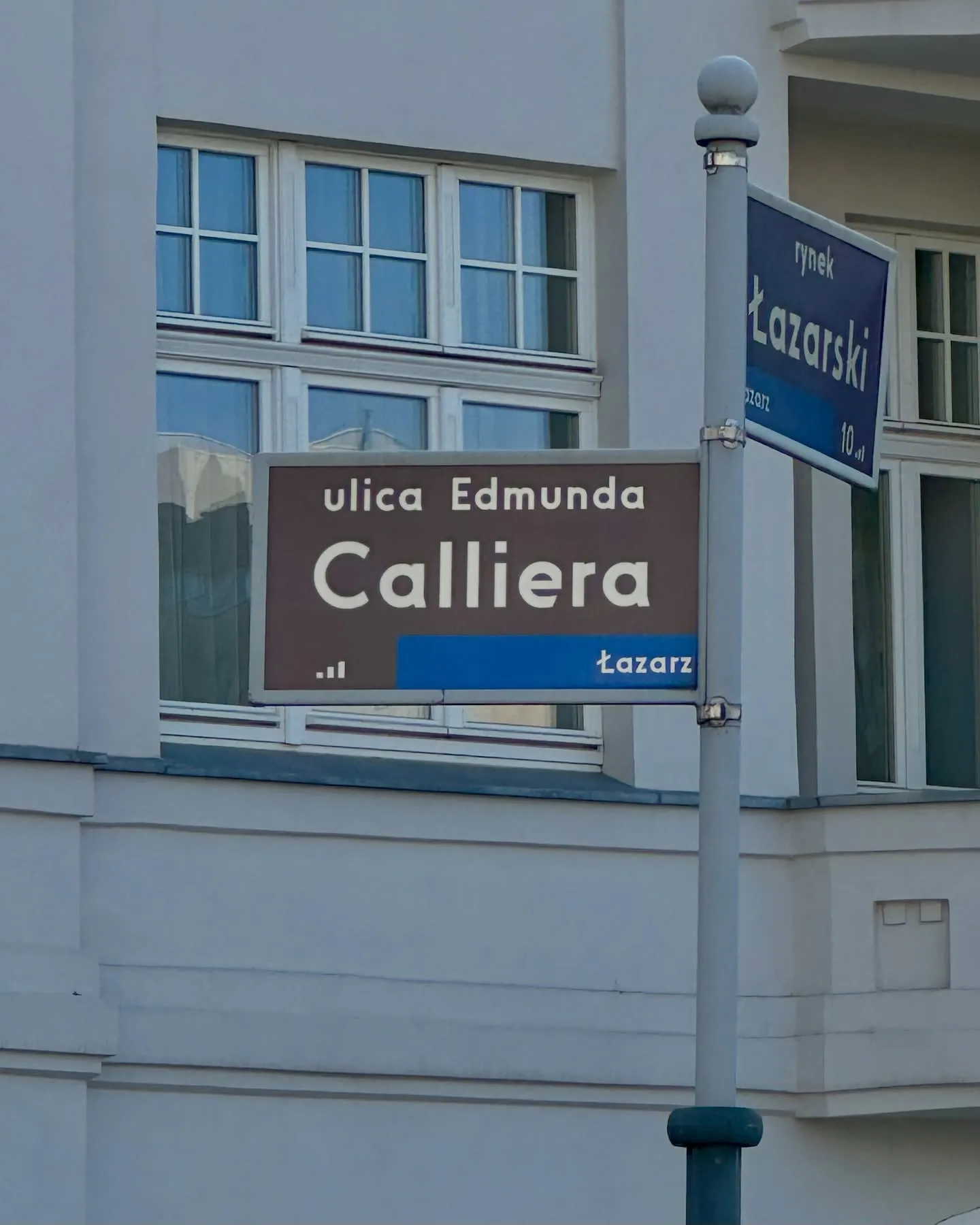 Tatuaż z grubym kontrem i lettering'iem na przedramieniu (zdjęcie 5) — tatuaż, Wujek Darek, Warszawa, Polska